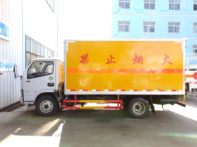 東風(fēng)(藍牌)爆破器材車