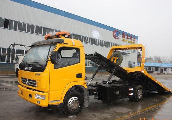 東風(fēng)多利卡國五一拖二清障車(帶吊機(jī))